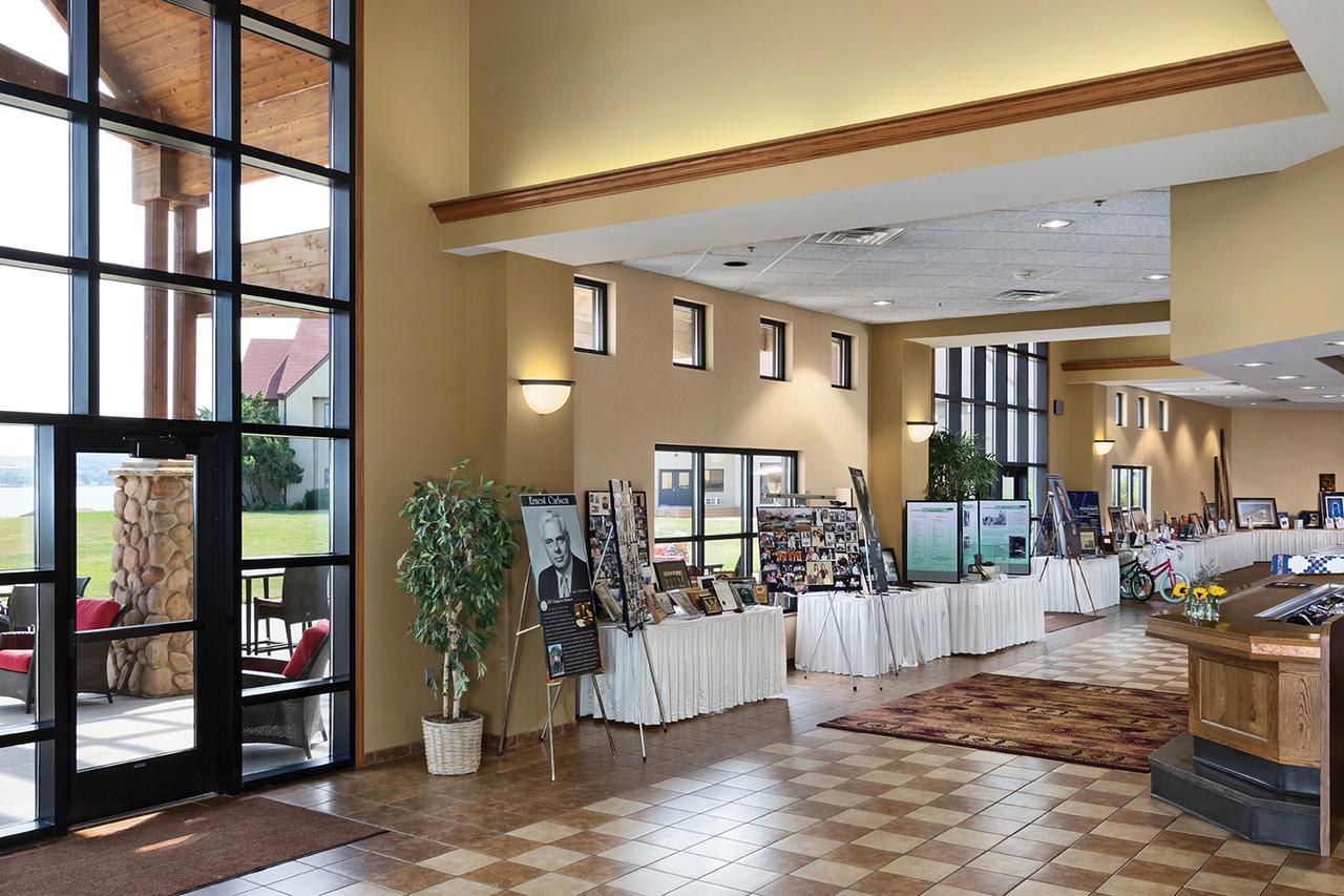 Arrowwood Resort At Cedar Shore Oacoma Buitenkant foto