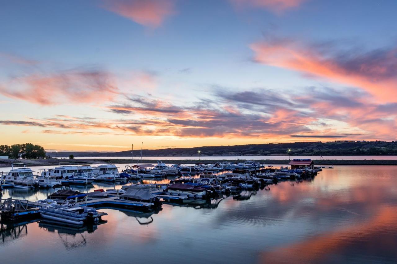 Arrowwood Resort At Cedar Shore Oacoma Buitenkant foto