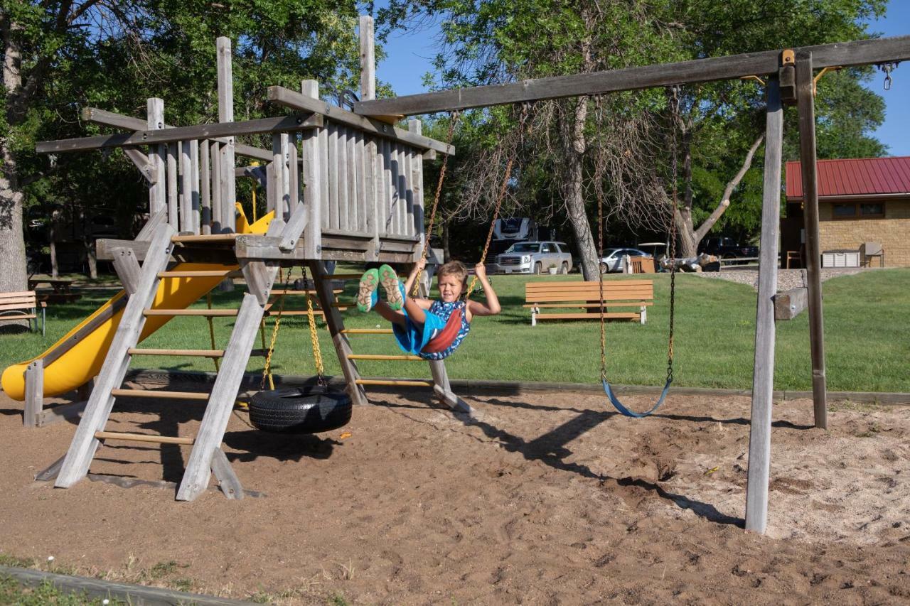 Arrowwood Resort At Cedar Shore Oacoma Buitenkant foto