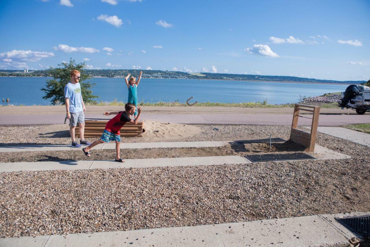 Arrowwood Resort At Cedar Shore Oacoma Buitenkant foto
